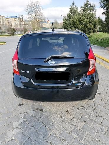 Nissan Note: 1.2 l | 2012 il Hetçbek