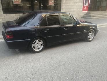 kia ceed universal: Mercedes-Benz C-Class: 2.2 l | 1999 il Sedan — 6