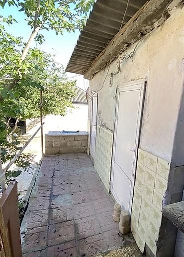 Дома: Geniş və səliqəli həyətdə yerləşən, yaşayış üçün tam yararlı 2 ev — 7