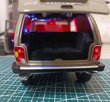 baqaji: Miqyaslı kolleksiya modeli – Lada Niva 4x4 (SUV) - Korpus rəngi: bej — 2