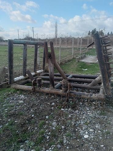 kafe avadanligi: K701 R zavod traxdir 4 tekeri 5 aydi vurulub elaqe nömresi 051 773 28 — 6