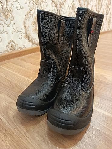 Tufan brendi iş çəkmələri Yenidir, geyinilmeyib - Material: qalın, sıx