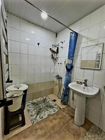 Bakı, 3-cü mikrorayon, 2 otaqlı, Köhnə tikili, m. Memar Əcəmi, 45 kv. m — 9