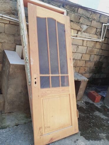 Otaq qapilari 2eded cerciveleri de var ikiside eyni olcudedi temiz