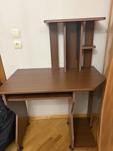 bar stolu: Künc masa, Polkalı, Siyirməli, Sadə laminat, Zəmanətsiz, Kredit yoxdur — 1