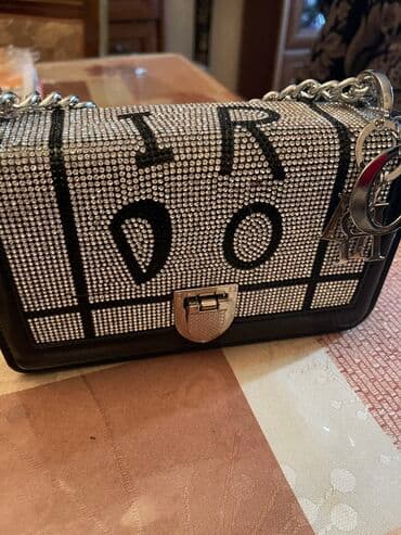 qaşlı çanta: Tezedi, 25 azn — 2