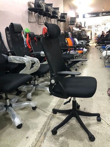 офисный стул: Новый, С колесиками, Рукояти регулируются, Ткань — 5