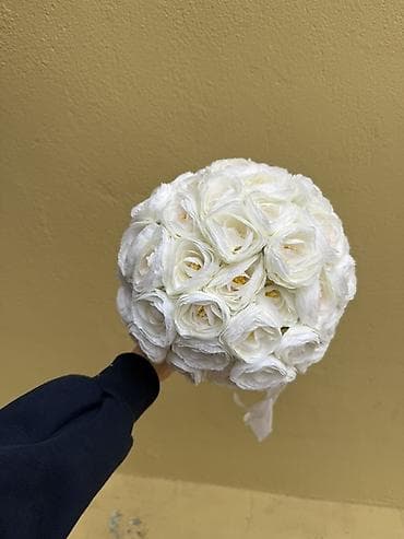 gullerin qiymeti: Ağ ranunkulus (buttercup) gəlin buketi - Klassik dairəvi forma: sıx — 2