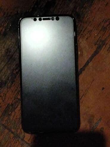 qoruyucu ekran: IPhone 11pro Xüsusiyyətlər: - Ön tərəfdə bir neçə sensor üçün — 1