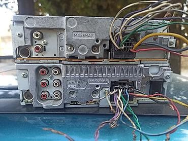 Pioneer avtomobil maqnitofonları – 2 ədəd birlikdə. Yuxarı model — 2