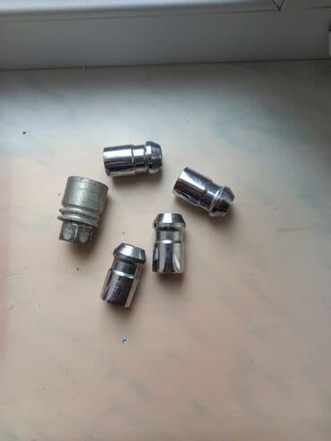 icare ford transit: Teker boltu sikiret orqinal maşinin ustunen cixma 4 denesi cox — 5