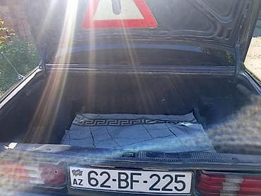 priora satışı: Mercedes-Benz 190 (W201) sedan - Kuzov: qara rəng, 4 qapı, klassik — 9