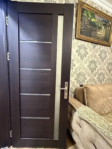gencede qapi: Yataq otağı üçün İşlənmiş Otaq qapısı Plintus ilə, Ünvandan götürmə — 2
