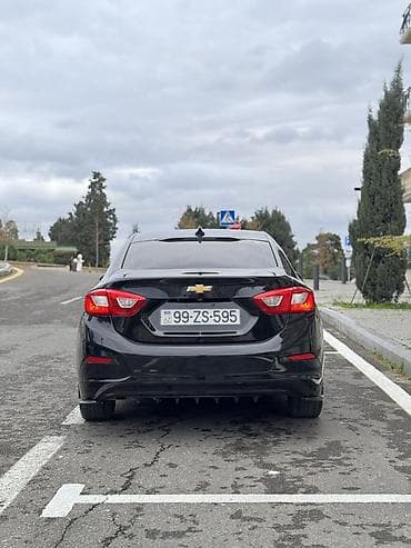 ucuz 011: Chevrolet Cruze Sedan – qara rəng, 4 qapı, AZ dövlət nömrə nişanı — 2
