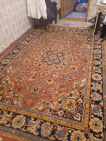 iran xalcası: Xalça – klassik oriental dizayn - Naxış: Mərkəzdə iri medalyonlu — 1