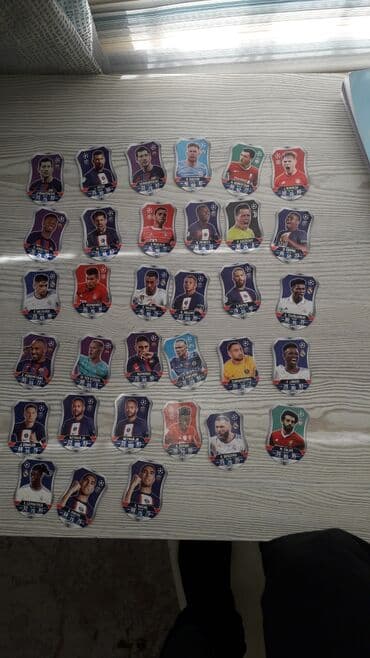 qızıl 10 luq qiymeti 2023: 2024 futbol kartlari 33 dene nadir kartlar var — 1