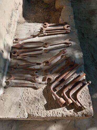 kəsici: Mexaniki alətlər dəsti – müxtəlif ölçülü açarlar və əl alətləri — 4