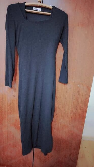 qadın kostyum modelleri 2023: Qadın geyim dəsti – 4 ədəd paltar 1) Qara məxmər paltar - Rəng: qara — 3