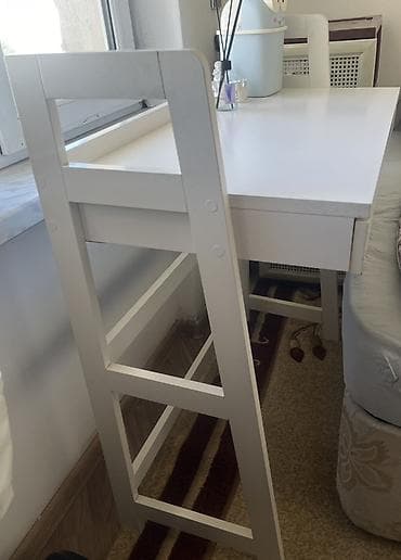 ofis masalari: Ağ rəngli yazı/iş masasının təsviri - Minimalist dizaynlı, möhkəm — 3