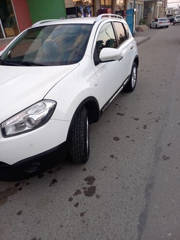 турбо аз подержанные автомобили таеота приюс аренд: Nissan Qashqai, ağ rəngli şəhər-krosoveri. Xüsusiyyətlər və detallı — 4