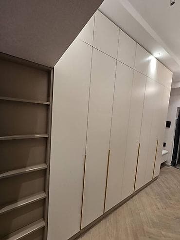 düz dolab: 3 qapılı, Güzgülü, Boz, Digər material, Açılan, Düz dolab — 5