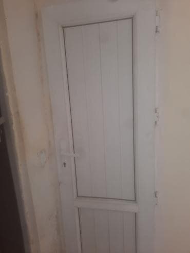Ağ rəngli plastik (PVC) qapı - Material: PVC profilli, içi panelli - — 1