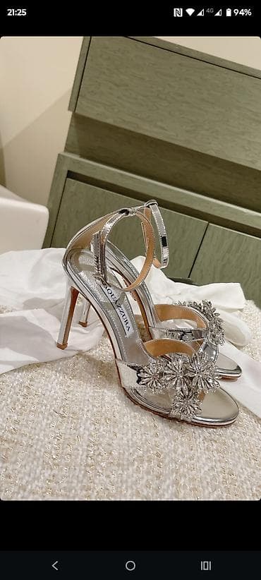 Tuflilər: Qadın yüksək daban ayaqqabı kolleksiyası 1) Bej rəngli mulye — 2