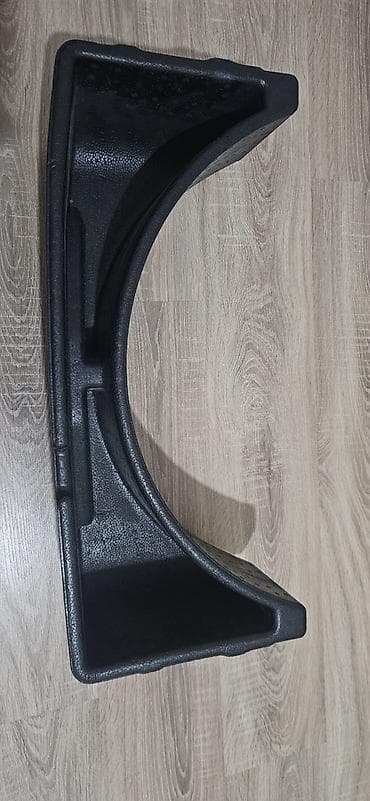 TV və video: Avtomobil baqajı üçün subwoofer qutusu (yandan quraşdırılan tip) - — 1