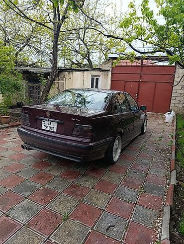 bmw mini cooper: BMW 3 series: 1.9 l | 1993 il Sedan — 6