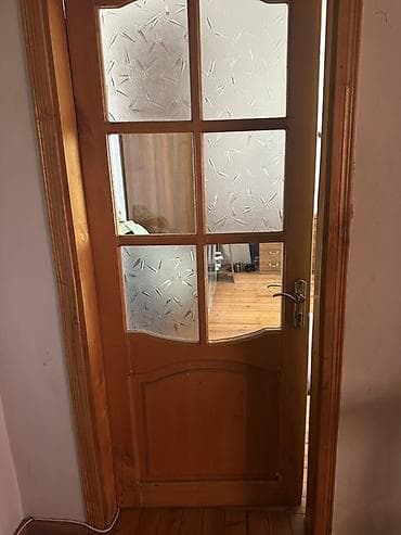 Şüşəli taxta otaq qapıları dəsti - Material: təbii ağac (açıq qoz/şam
