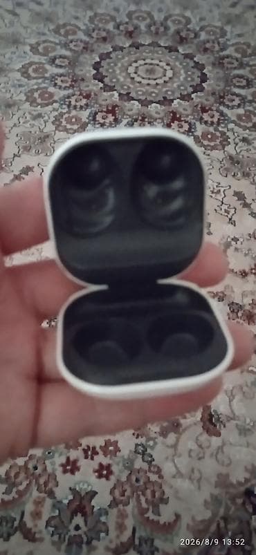 galaxy buds2: Samsung Galaxy Buds üçün şarj qutusu (ağ rəng) - Rəsmi Samsung — 4