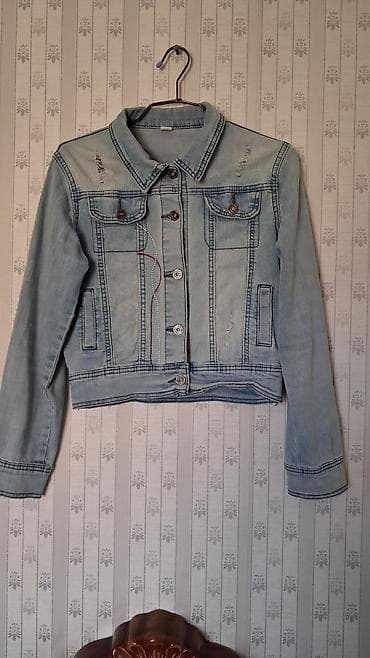 Личные вещи: Açıq mavi rəngdə qısa denim caket - Klassik yaxalı və düyməli ön — 2