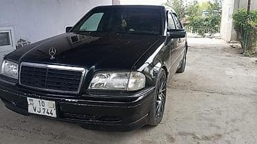 mersede: Mercedes-Benz C-Sinif sedan, qara rəng. - Kuzov: 4 qapılı sedan, qara — 3