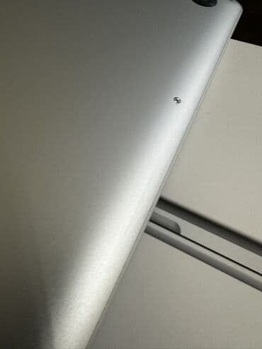 apple notebook qiymetleri: Apple MacBook Pro (gümüş rəng) Komplekt: - MacBook Pro noutbuku - — 13
