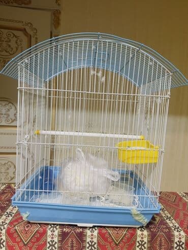 Qəfəs – quşlar üçün - Material: ağ metal barmaqlıq, möhkəm plastik