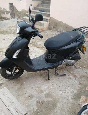 hareket scooter 2. el: Şəhərdaxili rahat hərəkət üçün praktik skuter. Xüsusiyyətlər: - Gövdə — 1