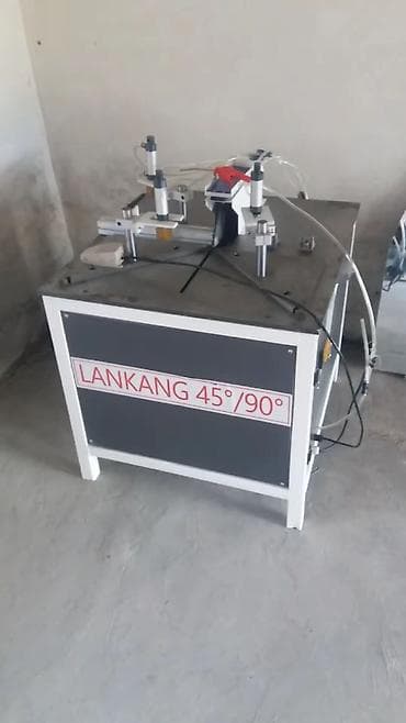 PVC pəncərə istehsalı üçün avadanlıqlar 1) LANKANG 45°/90° künc