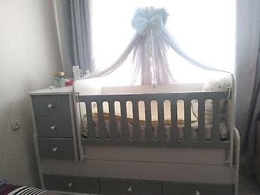 Oğlan və qız üçün, Dördbucaq, Beşik, Dəstsiz, Matras ilə, Yellənmə mexanizmsiz
