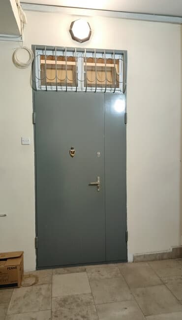 Blok üçün İşlənmiş Giriş qapısı Glazok ilə, Zəmanətsiz, Ünvandan götürmə