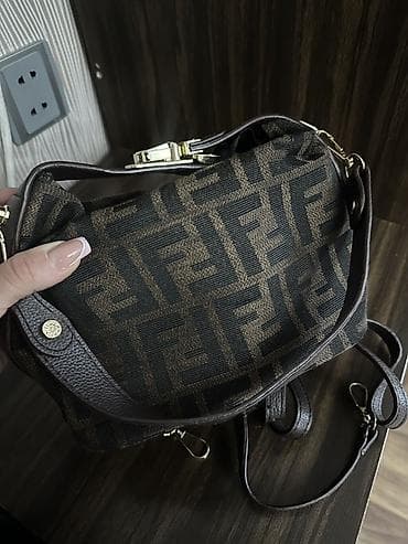 Çiyin çantası, Fendi