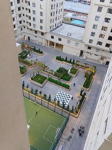 tamet daslar: Mənzil kompleksinin geniş, abadlaşdırılmış həyəti - Bağlı həyət — 1