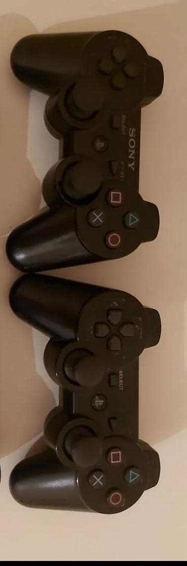 xbox one oyunlar: 2 ədəd Ps3 pultu,satılır.İki ədədi 35 azn.Real alıcıya endirim — 1