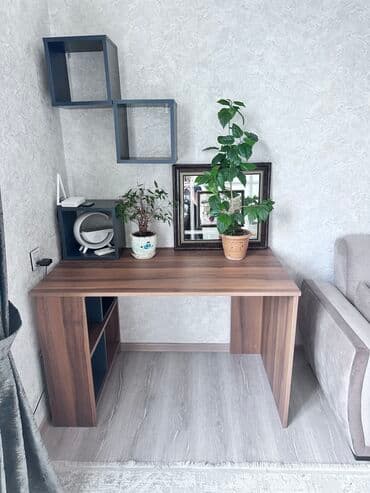 ifadə yazı mətnləri: Yazi stolu 5- aydi alinib ideal veziyyetde sol terefinde ashaqida — 3