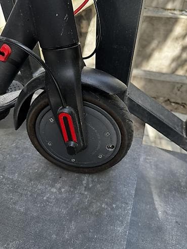 Skuter, ideal veziyyetde. Cemi 2 defe surulub. Zaradkasi da ustunde — 2