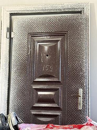 Dəmir giriş qapısı – tam komplekt - Material: möhkəm metal (dəmir)