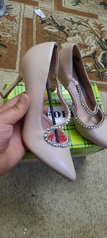 ayaggabı: Ölçü: 35.5, Yeni — 8