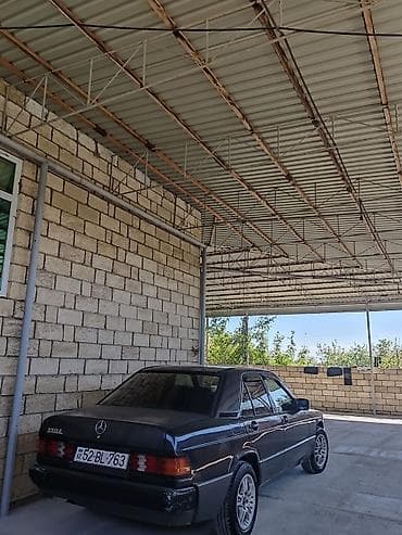 05 masin sekilleri: Mercedes-Benz 190E sedan - Kuzov: qara rəng, 4 qapı, klassik W201 — 1