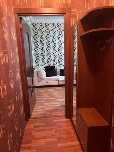 piano şəkilləri: Satılır: Qonaq otağı mebel dəsti Tərkib: - Ağ-qara rəng çalarlarında — 5