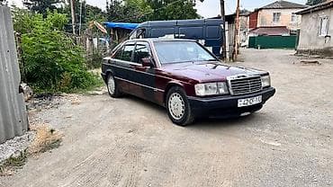 mersedes benz c: Mercedes‑Benz 190 (W201) sedan - Kuzov: 4 qapılı sedan, tünd qırmızı — 9