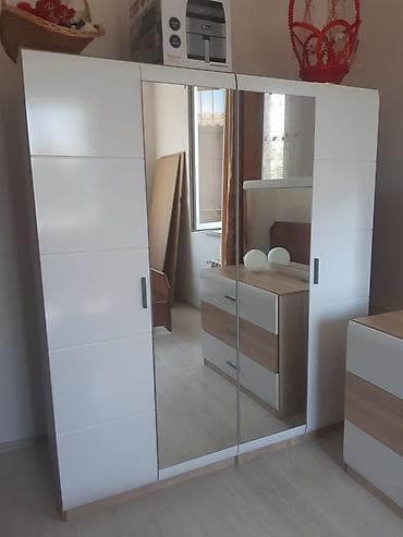 hamam ewyalari: 4 qapılı, Güzgülü, Ağ, Açılan, Düz dolab — 1